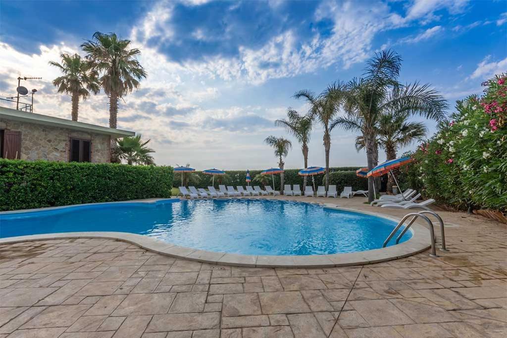Il Geranio - Resort & Suites Acquedolci Eksteriør billede